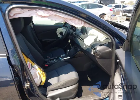 2017 Toyota Yaris Ia из США, поврежденный, VIN 3MYDLBYV3HY192036